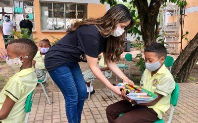 Para garantizar permanencia escolar en zonas rurales, Gobierno del Cesar hizo entrega de kits y textos pedagógicos en Boquerón